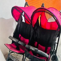 کالسکه دوقلو