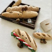 به چند خیاط حرفه ای و قهار برای عروسک نیازمندم