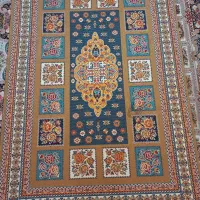 ۴ عدد قالیچه با ابعاد مختلف،و۴ عدد روفرشی کش دار