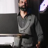 دی جی دیجی و اجاره باند و رقص نور