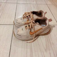 کتونی سایز ۴۰