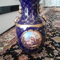 یک عدد گلدان سر مه ای
