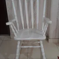 صندلی راک چوبی سفید سالم در حد نو