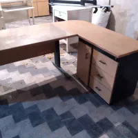 میز دفتر و اداری