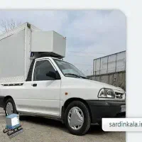 به یک راننده پخش مرغ