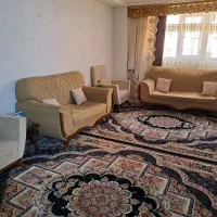 مبل راحتی ۷ نفره کرم بژ شیک و خوش‌رنگ