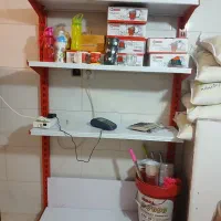 قفسه ایستاده