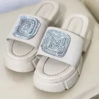 صندل زنانه کرم سایز ۳۹