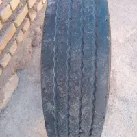 یک عدد لاستیک عقب نیسان