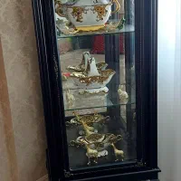بوفه چوبی وساعت ایستاده