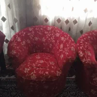 مبل و پشتی