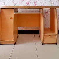 میز تحریر و کامپیوتر چوبی