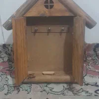 جا کلیدی چوبی با طرح ونقش کلبه ی درختی