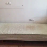 فروش تخت خواب یکنفره با تشک عرض ۹۰ دست دوم
