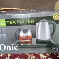 هم زن کاسه دار و چایساز آکبند و با جعبه پرس شده