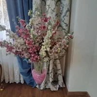 گل مصنوعی و گلدان