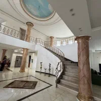کاخ ویلا ۱۰۰۰متر زمین ۵۰۰متر بنا