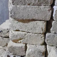 تعدادی آجر