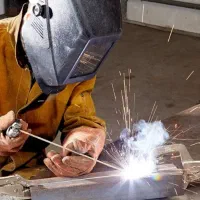 *جوشکاری وآهنگری سیارباقیمت منصفانه حتی یک خالجوش*
