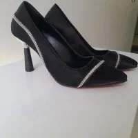 کفش پاشنه دار