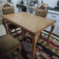 میز غذا خوری ساده وشیک