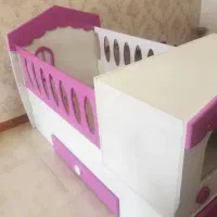 تخت و کمد و ویترین در حد نو