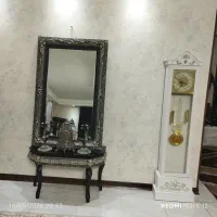 کنسول و ساعت ایستاده
