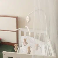 گهواره و تخت کنار مادر نو نو
