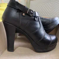 کفش چرم گاوی اصل سایز۳۹ نو