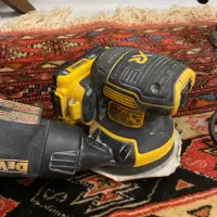 سنباده لرزان شارژی دیوالت مدل ۲۱۰