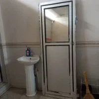 درب سرویس و حمام وپنچره آلومینیوم جنس عالی