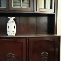 بوفه دیواری چوب گردو اصل سالم و بسیار جادار