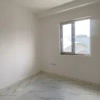 واحد ۹۵ متری / دو خواب/ برخیابان