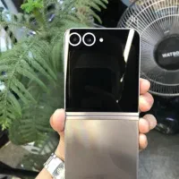 سامسونگ زدفلیپ۶ z flip6 بسیار سلامت