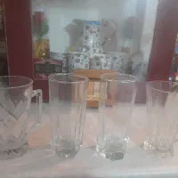 چهار دست جداگانه لیوان شش تایی