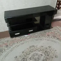 .  میزتلویزیون مشکی دست دوم ولی نو