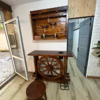 کافی بار و بار وال