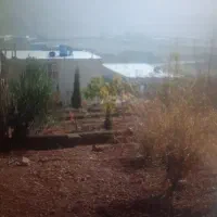 نگهبان با تمام امکانات در باغ