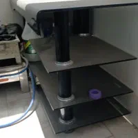 میزتلویزیون شیشه ای