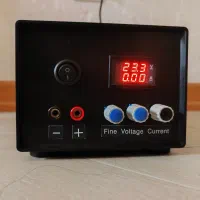 منبع تغذیه متغیر