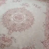 ۲ تا فرش دوازده متری همرای بخاری و یک تلویزون