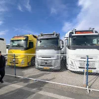 راننده پایه یک آماده همکاری با تریلی