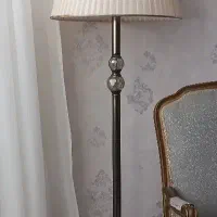 آباژور ایستاده