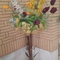 گل مصنوعی  و گلدان