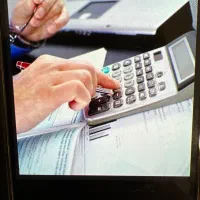 مدیر داخلی و حسابدار مجموعه درمانی