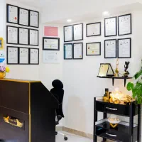 استخدام مژه کار