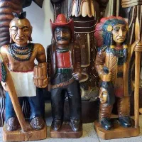 سرخپوست چوبی مجسمه
