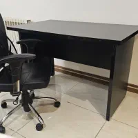 میز اداری بدون کشو و صندلی چرخدار