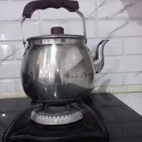 کتری استیل۸لیتری درحدِ نو،کاملاسالم