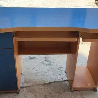 میز کامپیوتر سالم و محکم